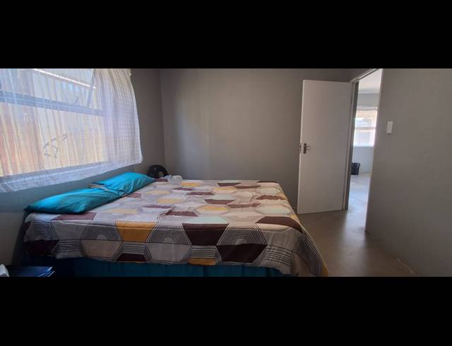 3 BEDROOM FREESTANDING FOR SALE IN PALM VIEW ESTATE
